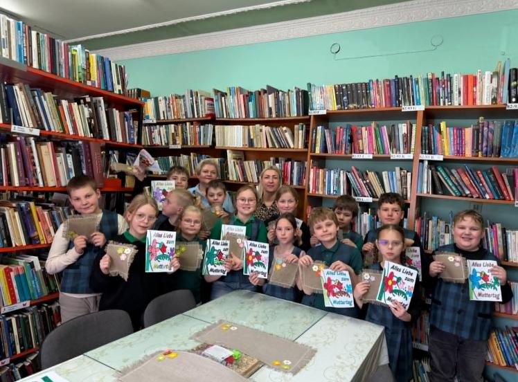 Mamos dienai – kūrybiška vokiečių kalbos pamoka Pajūrio bibliotekoje