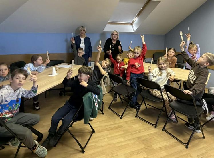 Mažųjų pažintis bibliotekoje su muzikos instrumentais