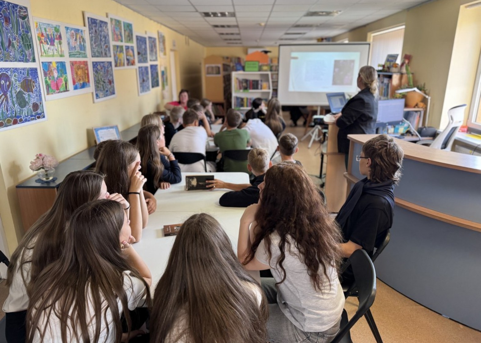 Literatūros pamoka bibliotekoje &ndash; poetui Pauliui &Scaron;irviui atminti