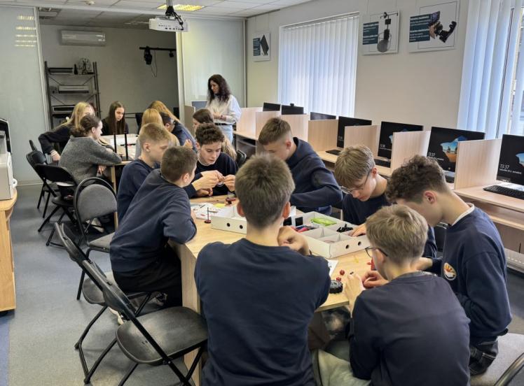 Netradicinė pamoka apie inžineriją ir kūrybiškumą