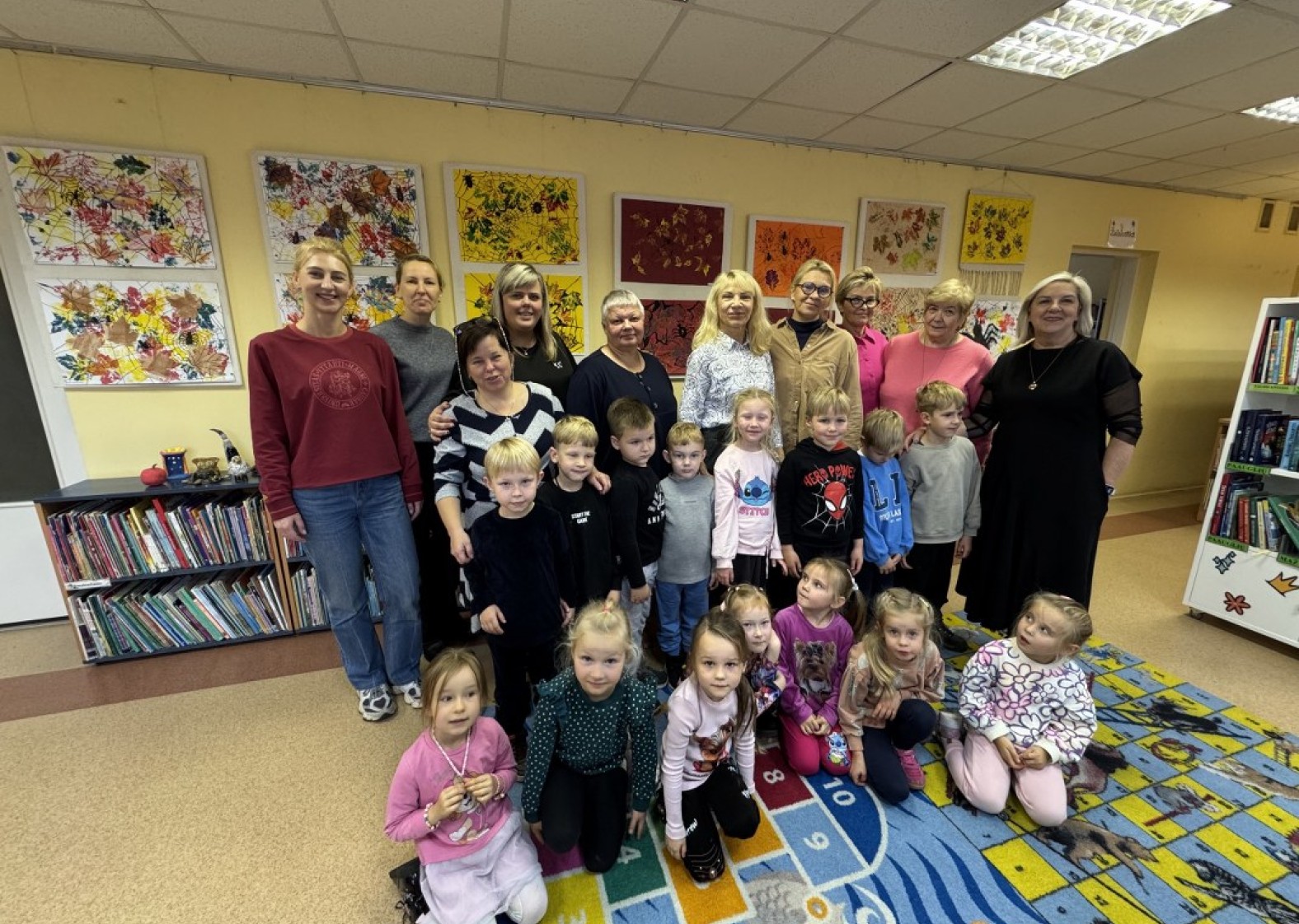 Bibliotekoje veikia paroda &bdquo;Žiedų fiesta moliūge&ldquo;