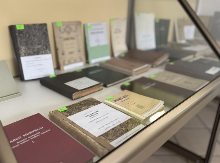 Bibliotekoje eksponuojama paroda „Tauta ir žodis“